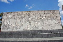 14 Cuba - Santa Clara - Monumento Ernesto Che Guevara - bas-relief depicting revolutionary events.jpg
